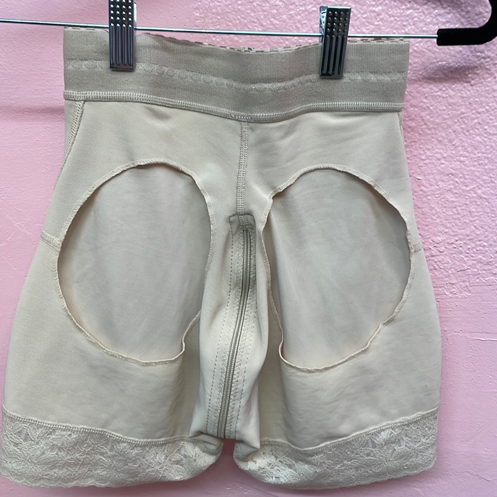 Julieann booty lifting shorts